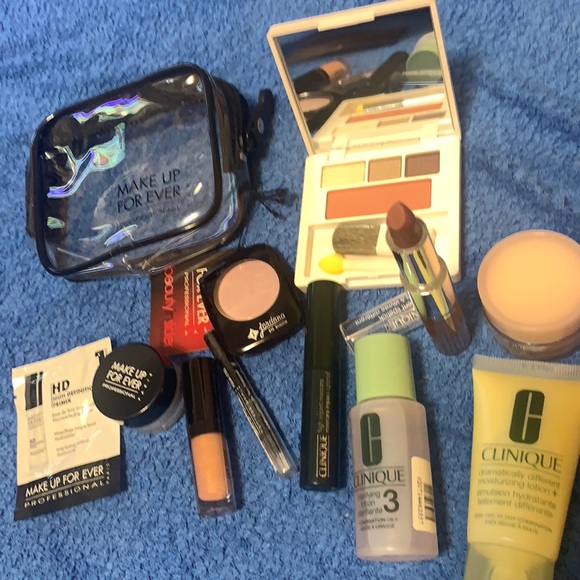 CLINIQUE BUNDLE MAKEUP FOREVER JORDANA EYE SHADOW